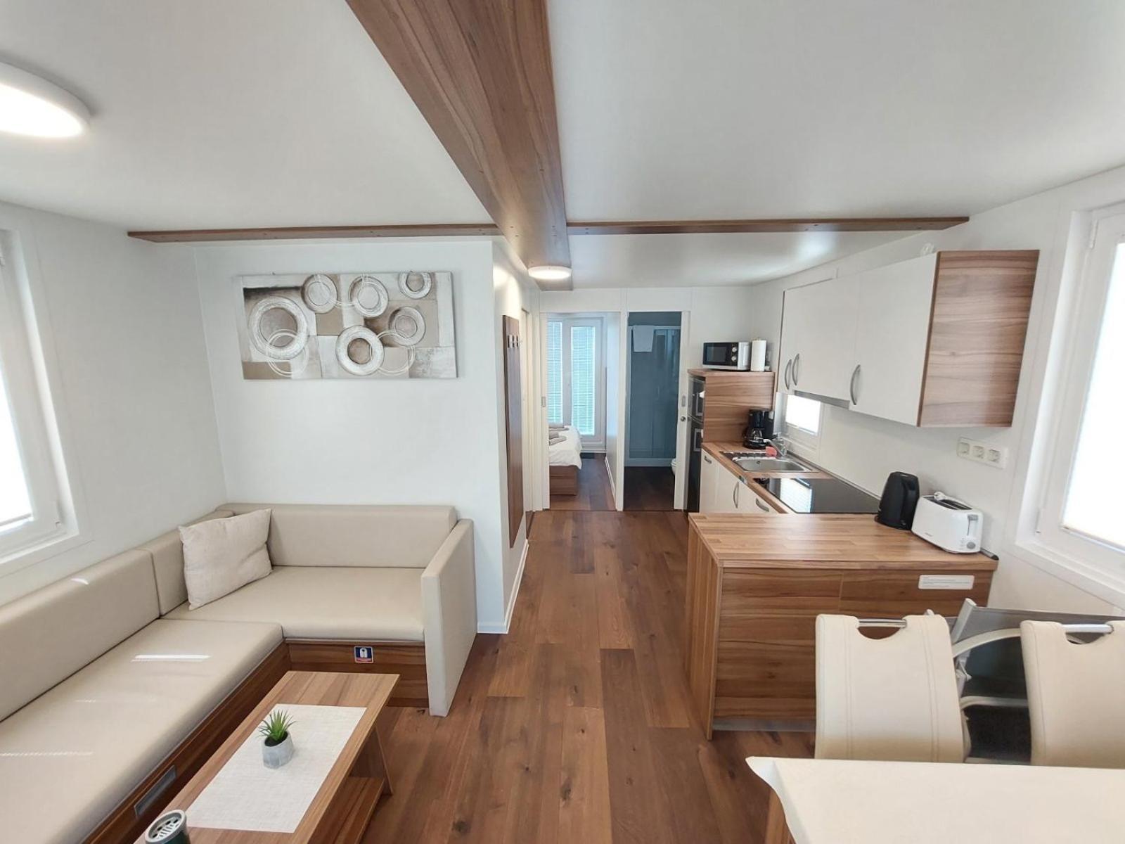House Boat Oliva - Floating House
